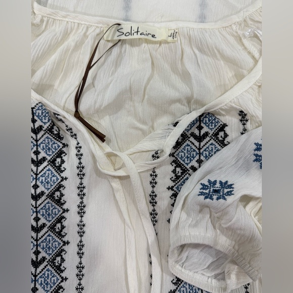 Solitaire Women’s cream Blue tonic tops with embroidered Size L 100% Rayon - Picture 5 of 6